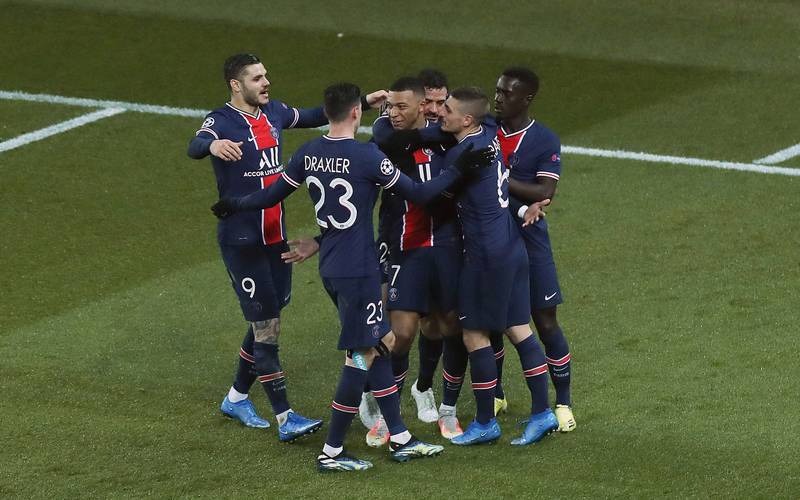 霍芬海姆3-0大胜奥格斯堡，布格尔传射，巴祖马纳-杜尔建功（霍芬海姆3-0零封奥格斯堡：布格尔传射立功，巴祖马纳-杜尔破门）