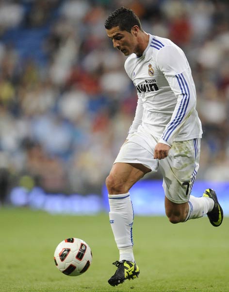 法比奥：非常荣幸拿到中超金靴，这背后是所有人的努力和付出（法比奥：荣获中超金靴，感谢全队共同努力与付出）