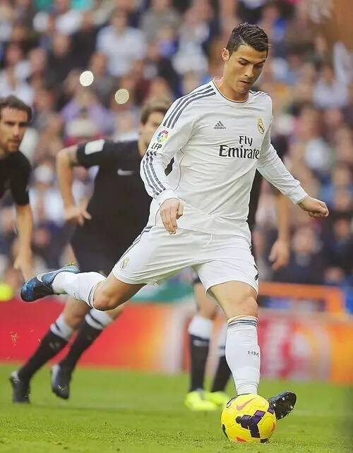 颜骏凌：本赛季真正的冠军点是德比，三冠王比第一次夺冠更难