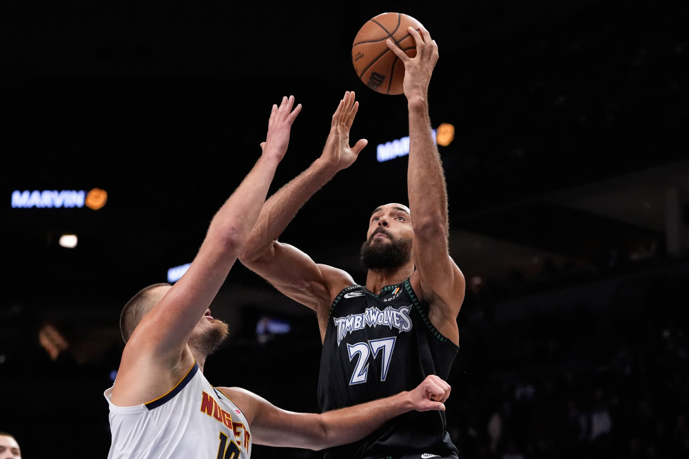 祝贺，王霜和陈晨入选2025国际足联年度最佳女足阵容候选名单（王霜、陈晨入围2025年FIFA年度最佳女足阵容候选）