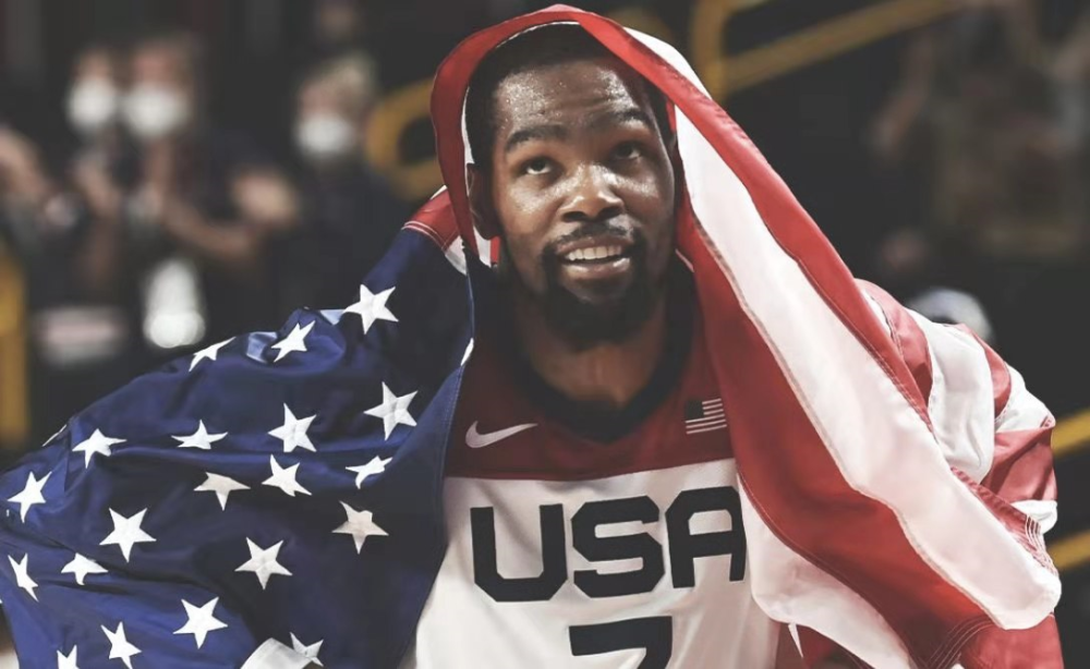 马约拉尔：被西班牙征召是我的目标；本泽马总会鼓励我（马约拉尔：目标是入选西班牙队，本泽马始终在鼓励我）